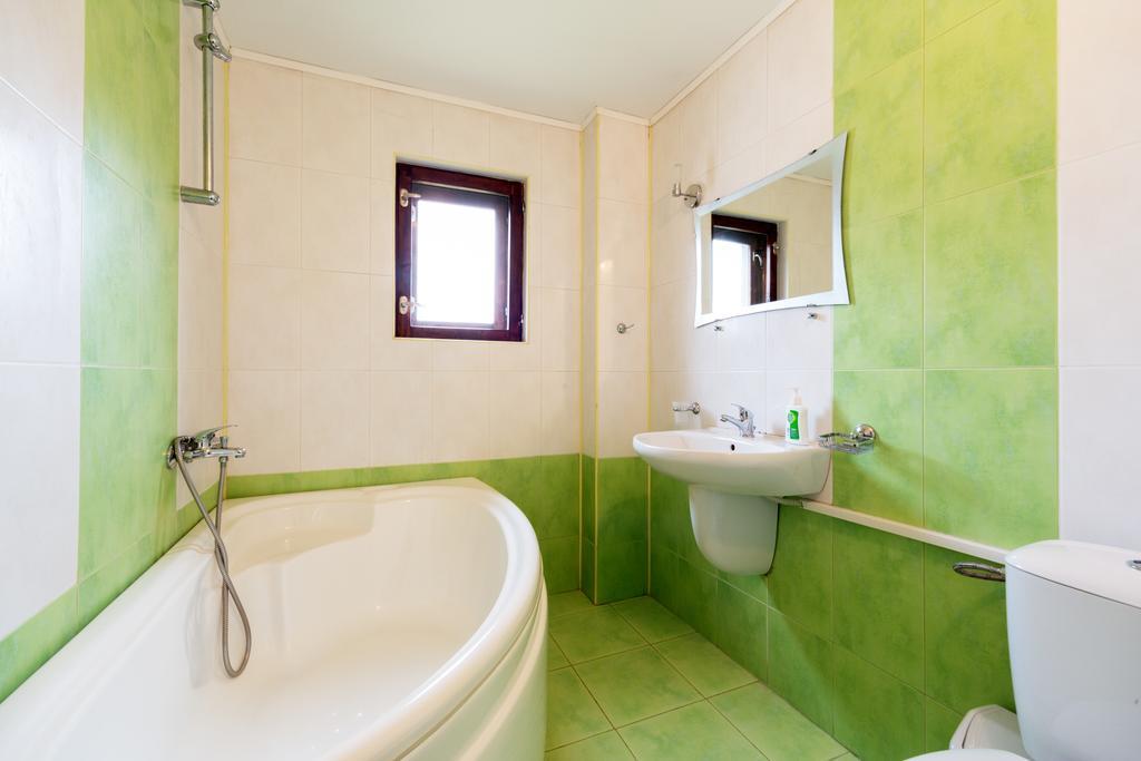 Private 4Br-2Ba Guest House Dryanovo With Pool And Free Parking Buitenkant foto